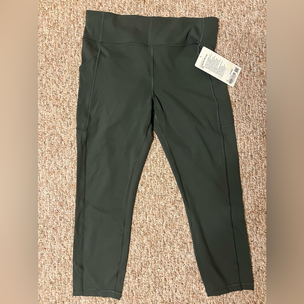 Lululemon Invigorate HR Crop 23”